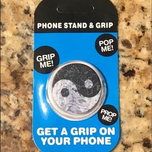 Phone grip / stand
